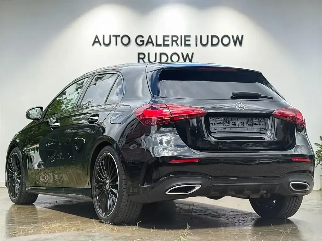 Gebraucht Mercedes A180 AMG 136 PS (100 kW) 2023 Schwarz Limousine