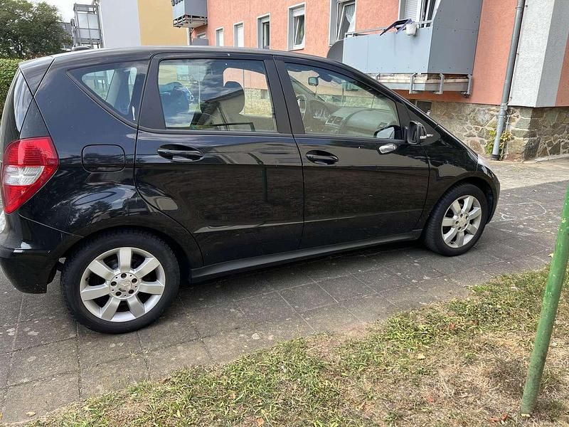 Gebraucht Mercedes A160 95 PS (69 kW) 2010 Schwarz Kleinwagen