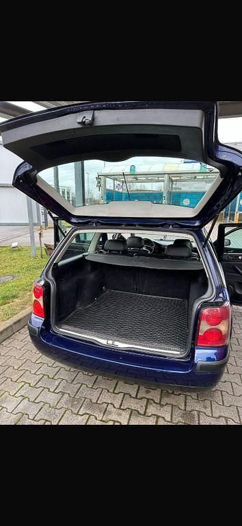Usata VW Passat Basis 131 CV (96 kW) 2003 Blu Station wagon