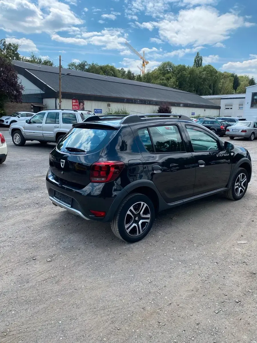 Gebraucht Dacia Sandero Comfort 90 PS (66 kW) 2017 Schwarz Limousine