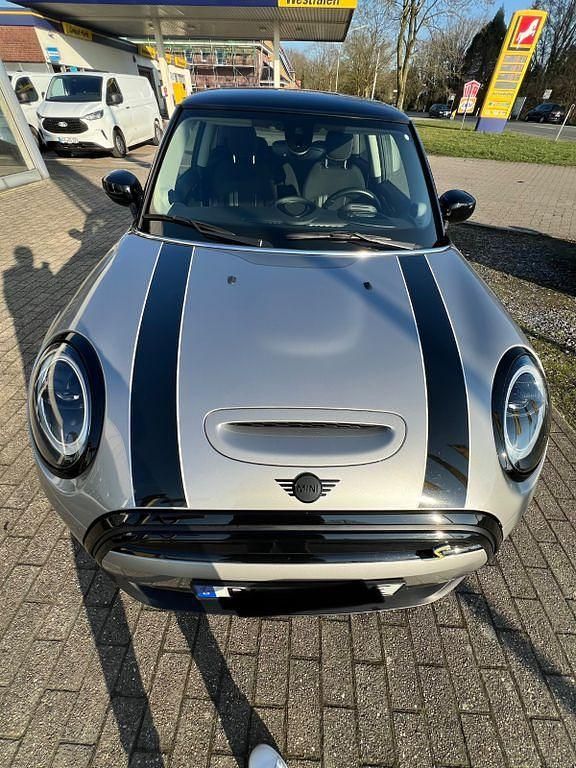 Gebraucht Mini Cooper SE 135 kW (184 PS) 2023 Silber Kleinwagen