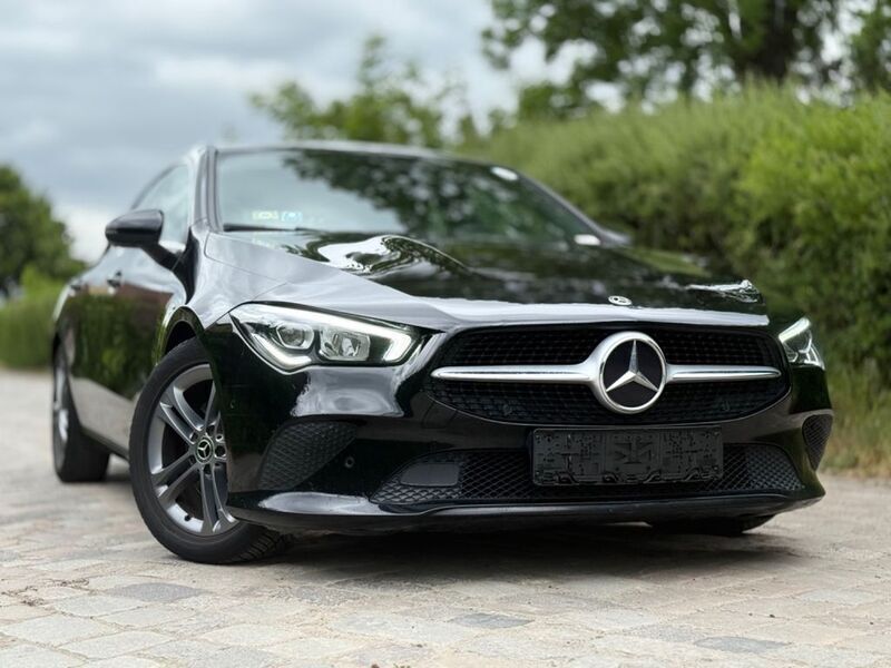Schwarz Gebraucht 2020 Mercedes CLA200 Limousine | 21.499 € (Superpreis) - Bild 1/4