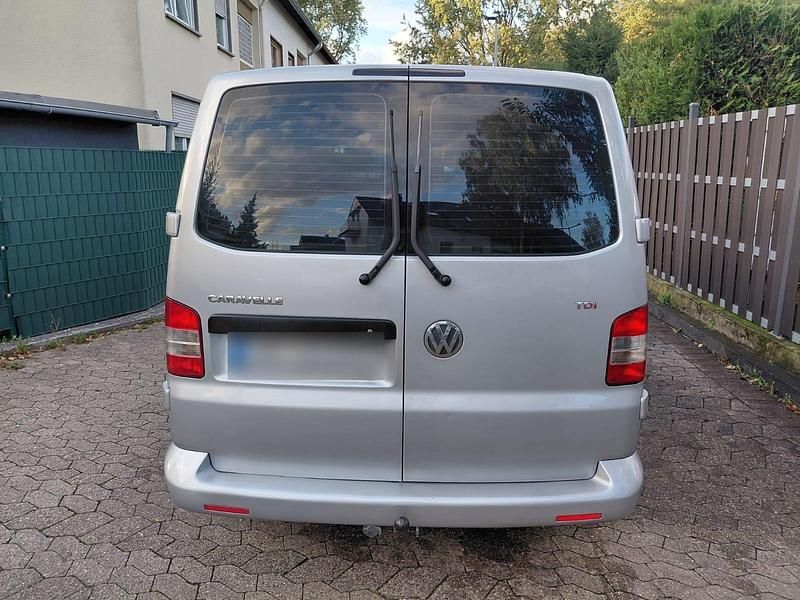 Gebraucht VW Caravelle 177 PS (130 kW) 2006 Silber Van / Kleinbus