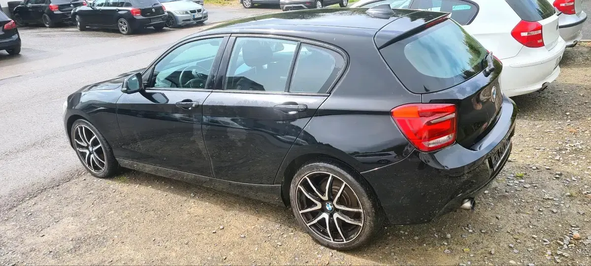 Gebraucht BMW 116 136 PS (100 kW) 2012 Schwarz Kleinwagen