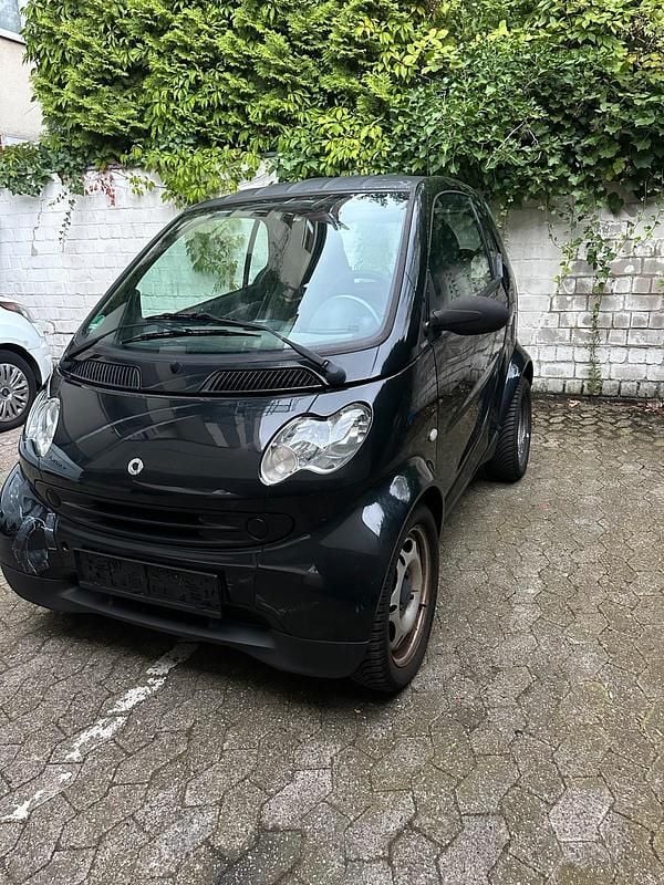 Schwarz Gebraucht 2003 Smart ForTwo Coupé Kleinwagen | 750 € (Superpreis) - Bild 1/4