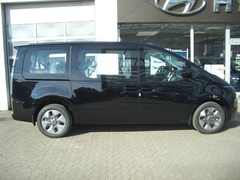 Gebraucht Hyundai Staria Trend 225 PS (165 kW) 2024 Schwarz Van / Kleinbus