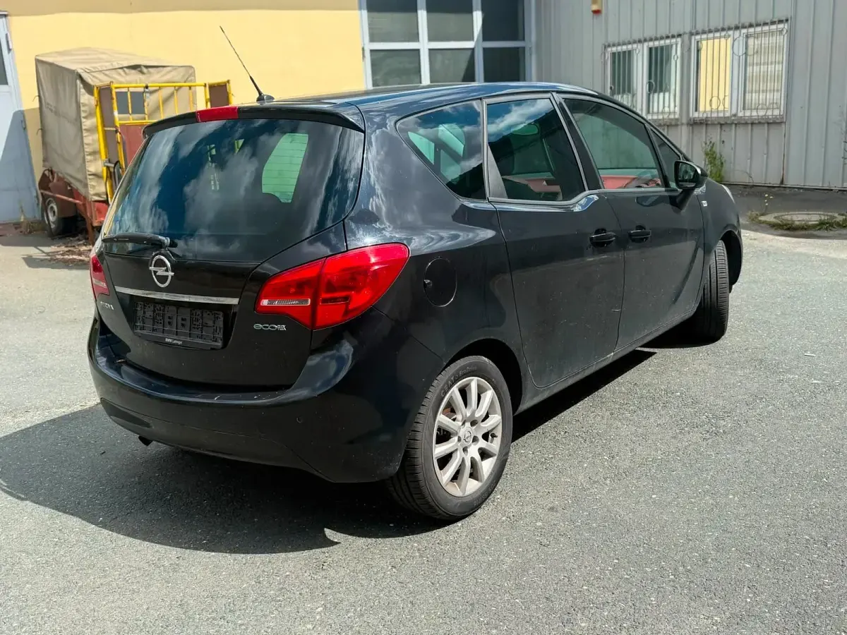 Gebraucht Opel Meriva 120 PS (88 kW) 2010 Schwarz Van / Kleinbus