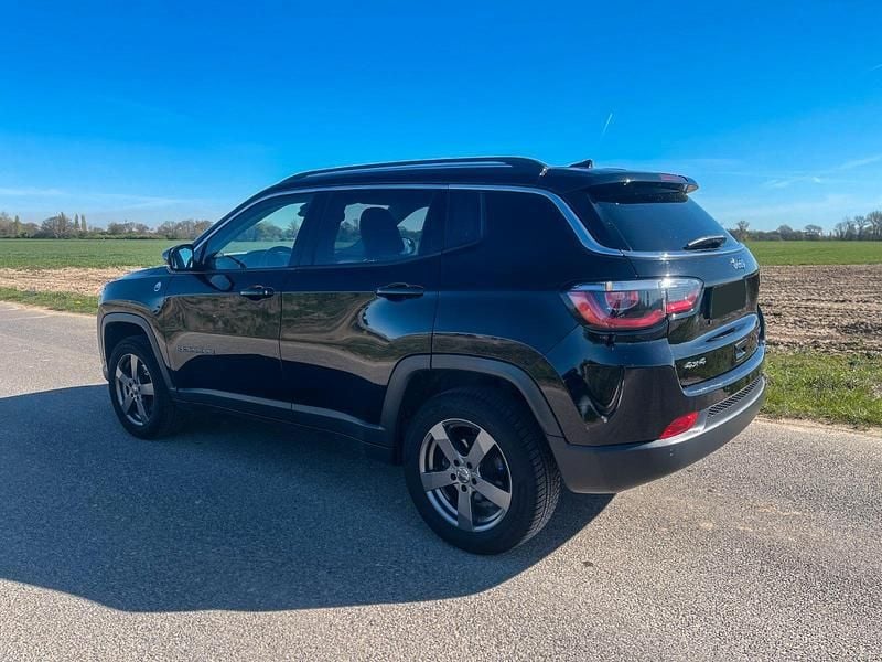 Gebraucht Jeep Compass Limited 130 PS (95 kW) 2017 Schwarz SUV