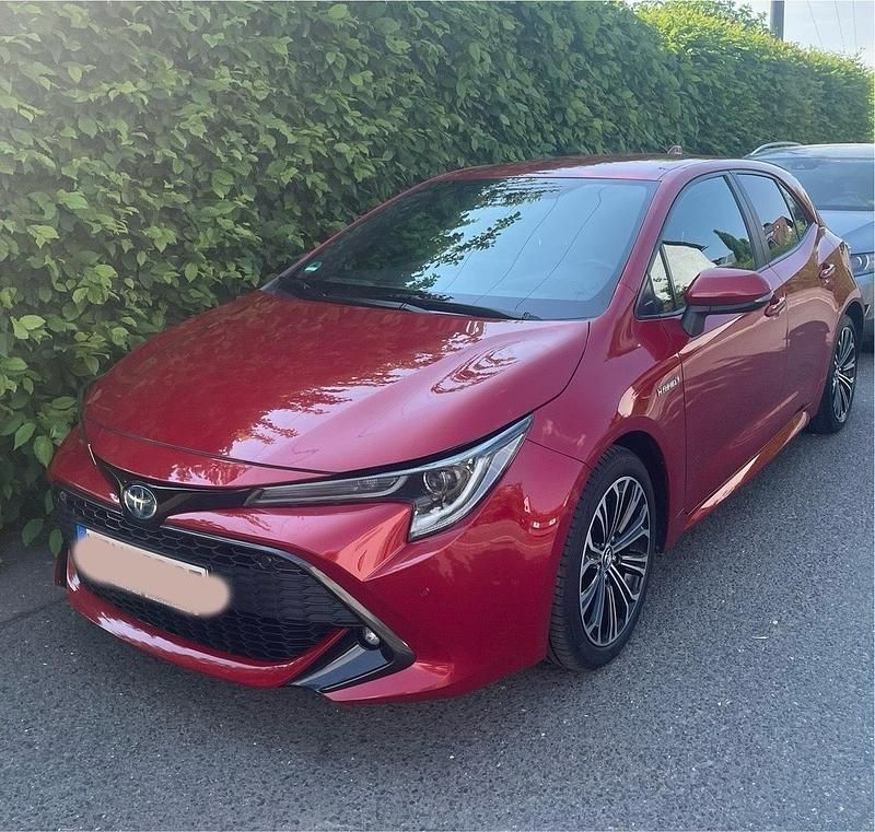 Gebraucht Toyota Corolla 152 PS (111 kW) 2019 Rot Limousine