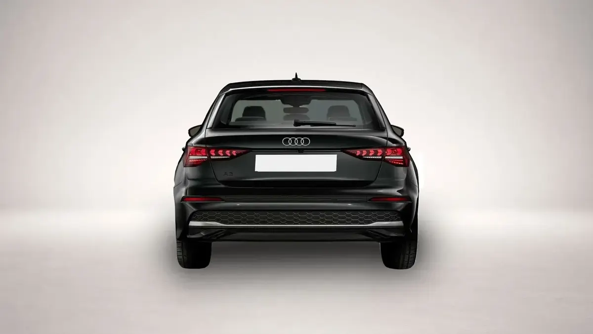 Gebraucht Audi A3 Ambiente 204 PS (150 kW) 2025 Mythosschwarz metallic Limousine