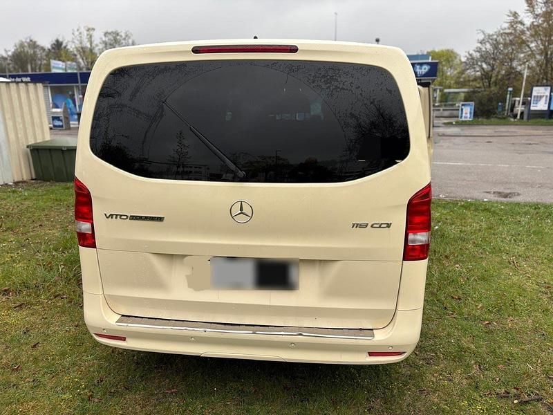 Gebraucht Mercedes Vito 190 PS (139 kW) 2023 Beige Van