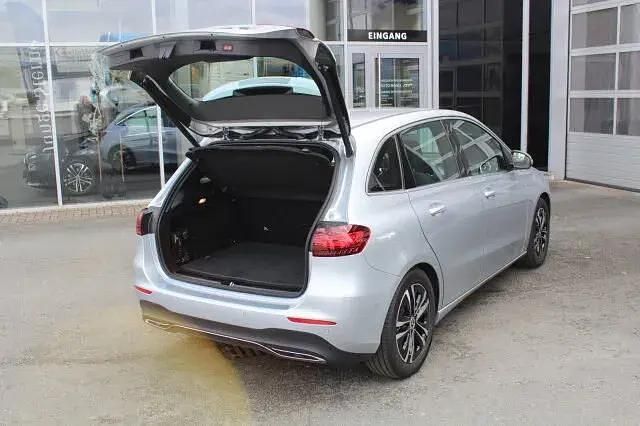 Second-hand Mercedes B200 Progressive 150 CP (110 kW) 2025 Argintiu Monovolum