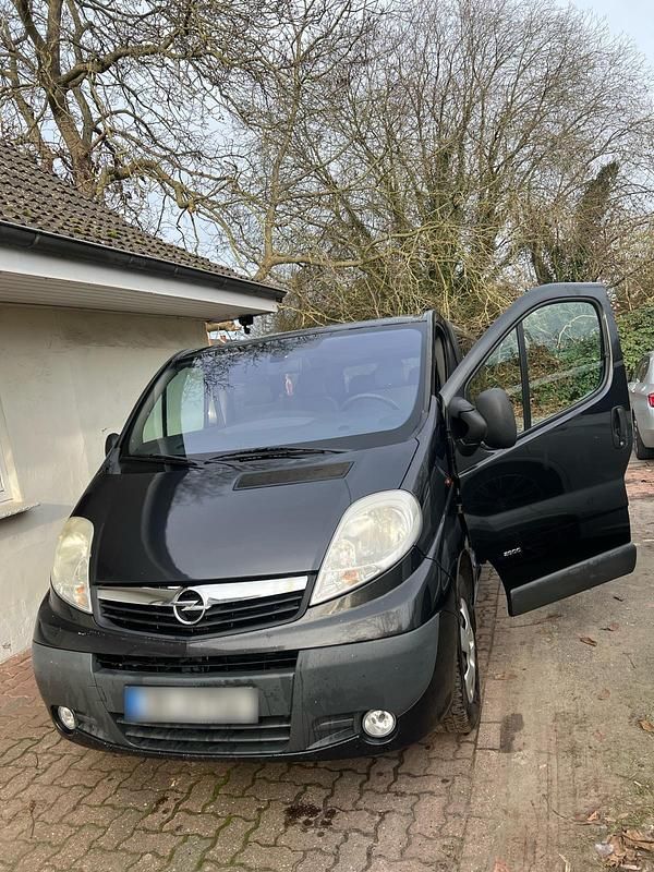 Schwarz Gebraucht 2011 Opel Vivaro Van | 8.999 € - Bild 1/4