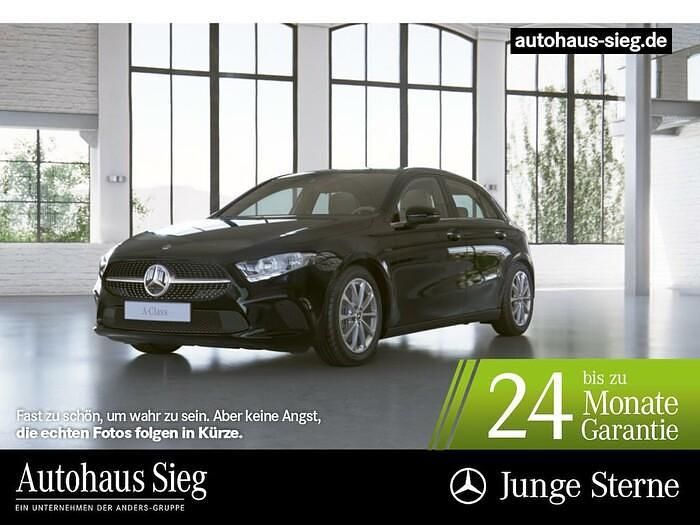 Nachtschwarz Gebraucht 2021 Mercedes A250 Style | 22.950 € (Superpreis) - Bild 1/3