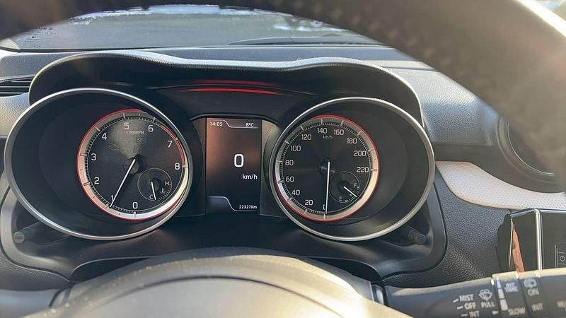 Gebraucht Suzuki Swift Comfort 83 PS (61 kW) 2023 Grau Limousine