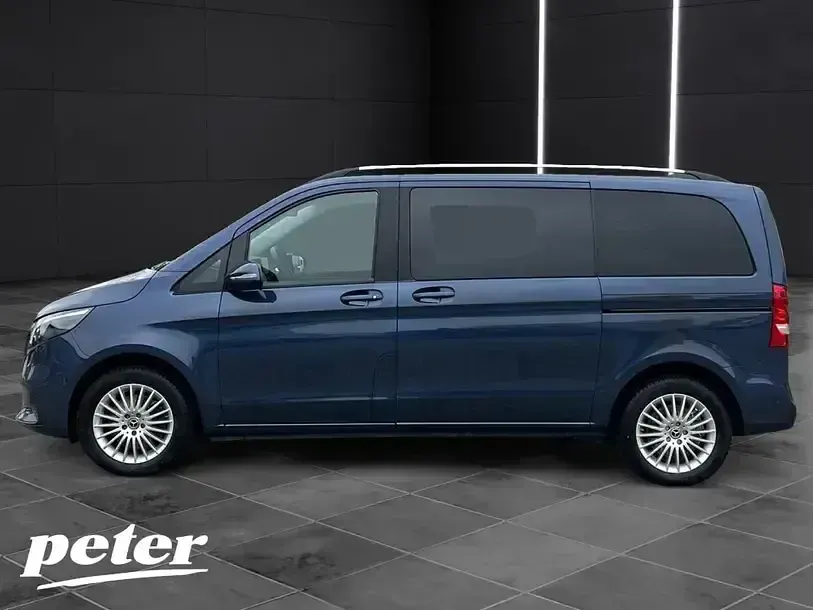 Gebraucht Mercedes V220 163 PS (119 kW) 2025 Sodalithblau met. Van / Kleinbus