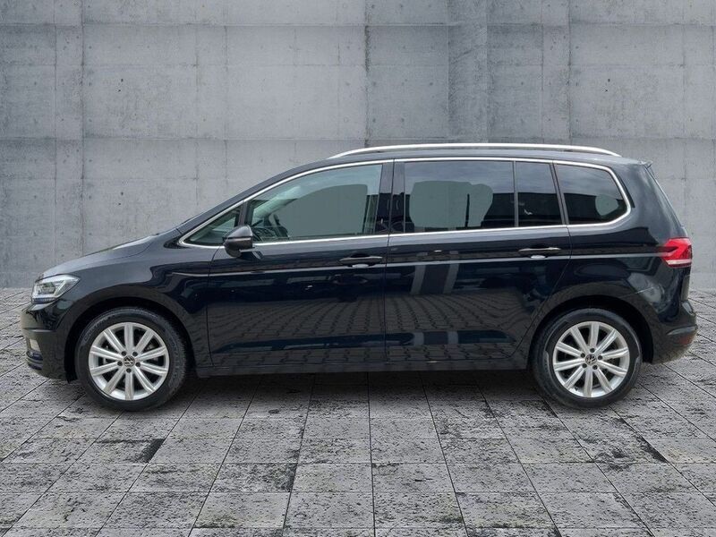 Gebraucht VW Touran Highline 150 PS (110 kW) 2024 Schwarz Van / Kleinbus