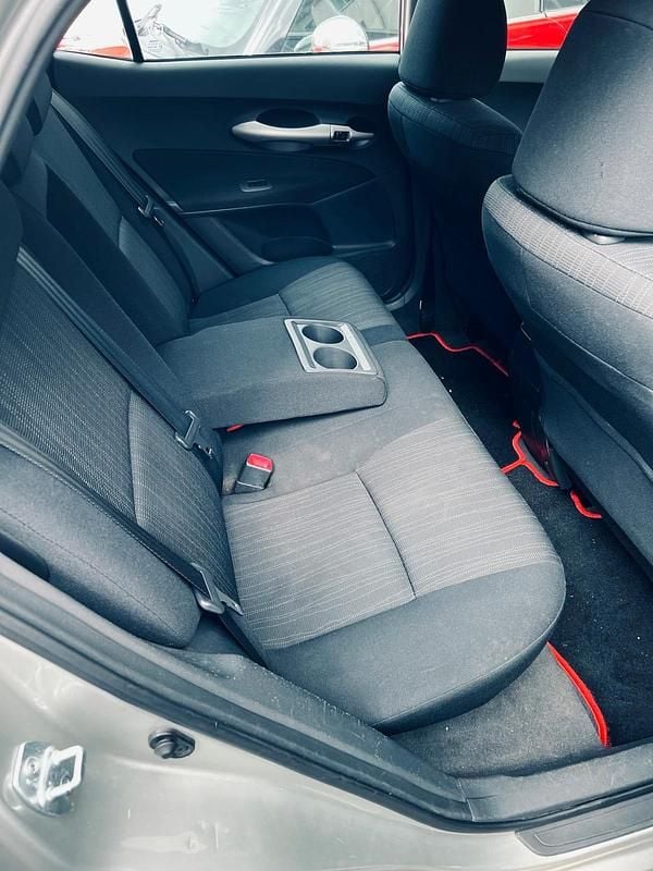 Gebraucht Toyota Auris 124 PS (91 kW) 2007 Silber Kleinwagen