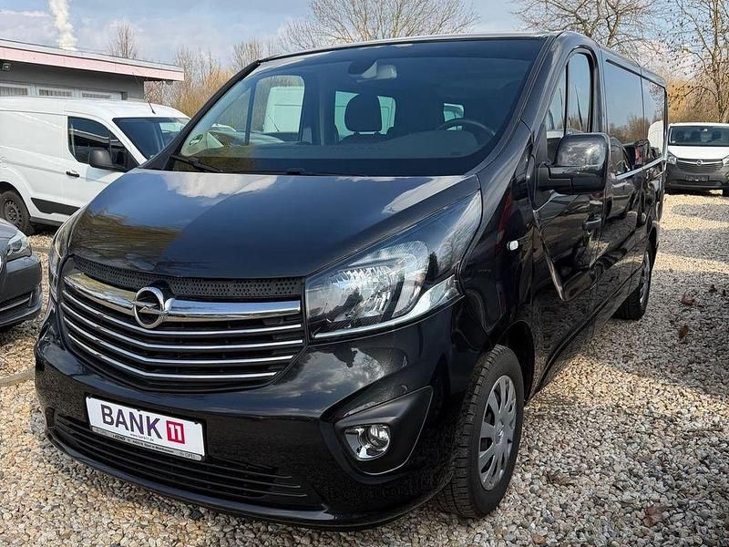 Gebraucht Opel Vivaro 145 PS (106 kW) 2017 Mitternachtschwarz/midnight bl Van / Kleinbus