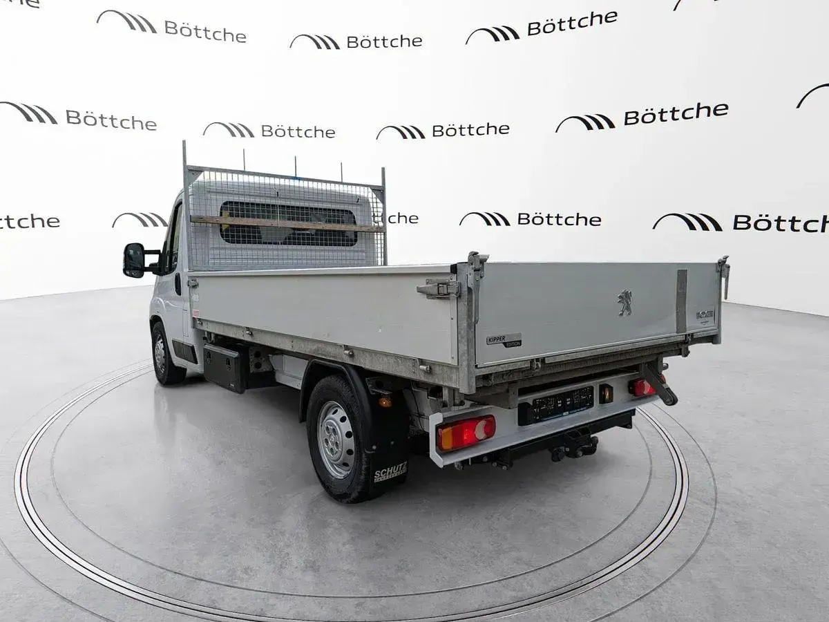 Gebraucht Peugeot Boxer 101 PS (74 kW) 2023 Andere Van