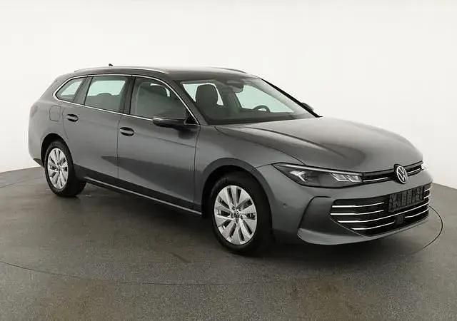 Diabasgrau metallic Neu 2025 VW Passat Business Kombi | 43.495 € (Superpreis) - Bild 1/3