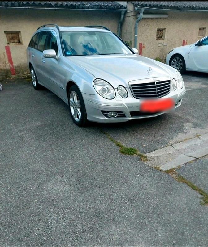 Gebraucht Mercedes E280 Avantgarde 190 PS (139 kW) 2008 Grau Kombi