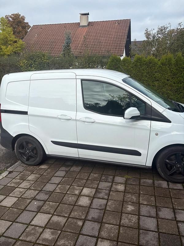 Weiß Gebraucht 2017 Ford Transit Kombi | 7.000 € (Superpreis) - Bild 1/4
