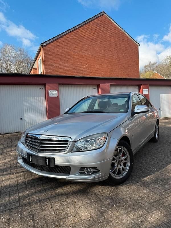 Gebraucht Mercedes C180 156 PS (114 kW) 2007 Silber Limousine