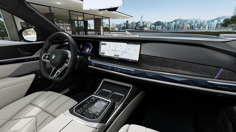 Gebraucht BMW 740 Executive 286 PS (210 kW) 2025 Grau Limousine