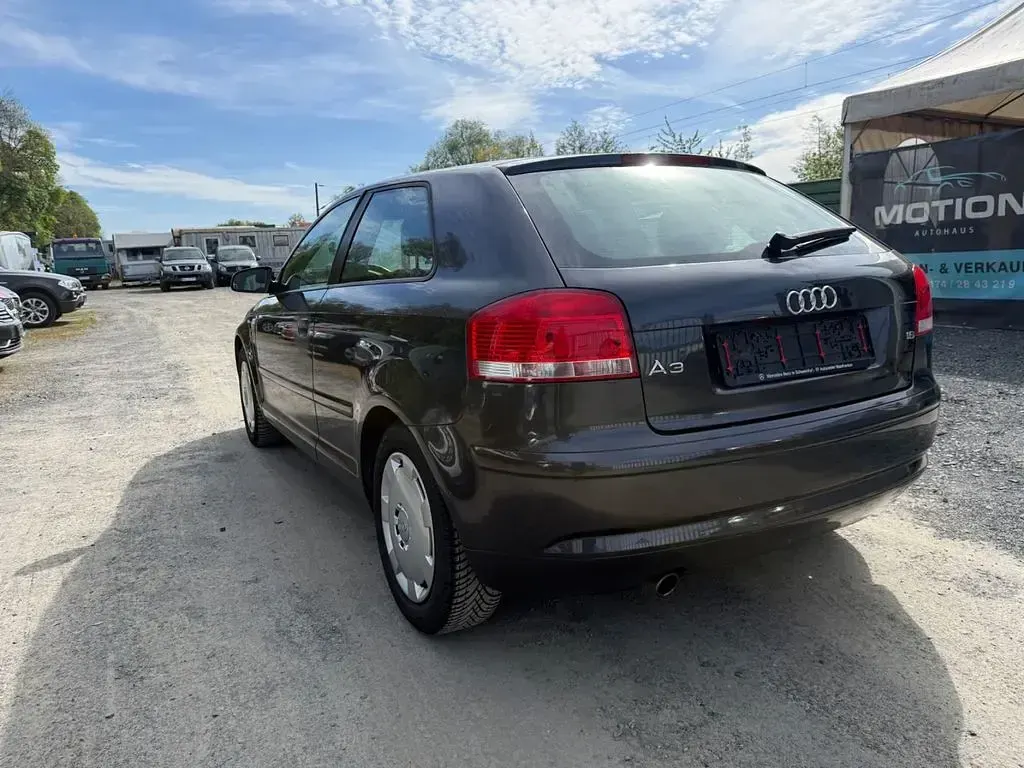 Second-hand Audi A3 Ambition 102 CP (75 kW) 2003 Gri Hatchback