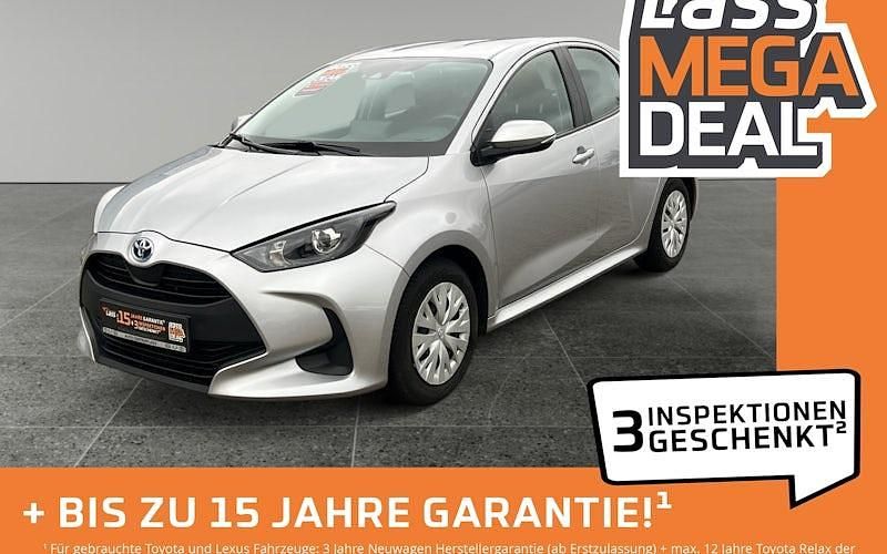 Silber Gebraucht 2021 Toyota Yaris Hybrid Business Edition Limousine | 16.280 € (Fairer Preis) - Bild 1/4
