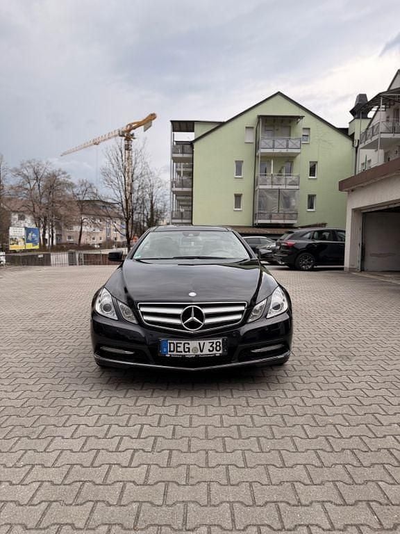 Usata Mercedes E300 252 CV (185 kW) 2012 Nero Coupé