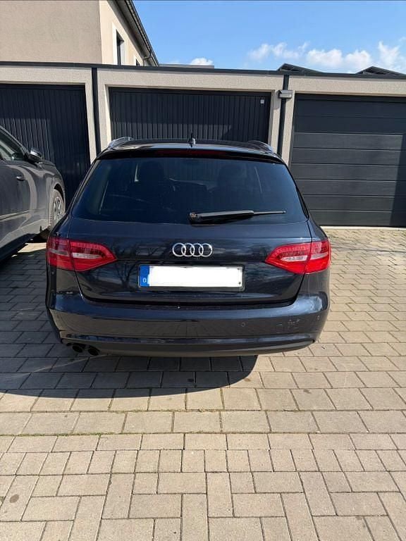 Gebraucht Audi A4 Ambition 177 PS (130 kW) 2013 Blau Kombi