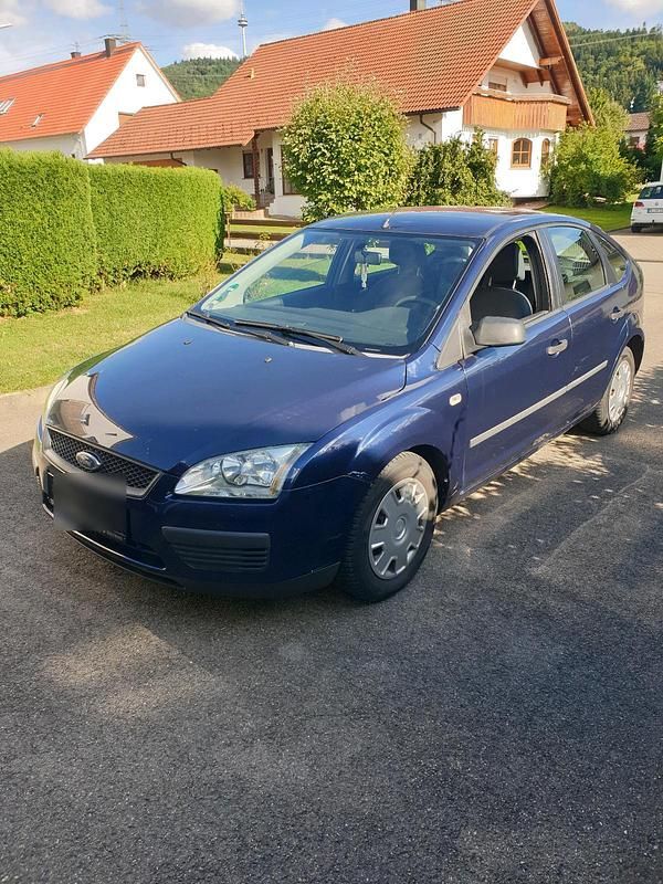 Blau Gebraucht 2005 Ford Focus Kleinwagen | 1.500 € (Fairer Preis) - Bild 1/4