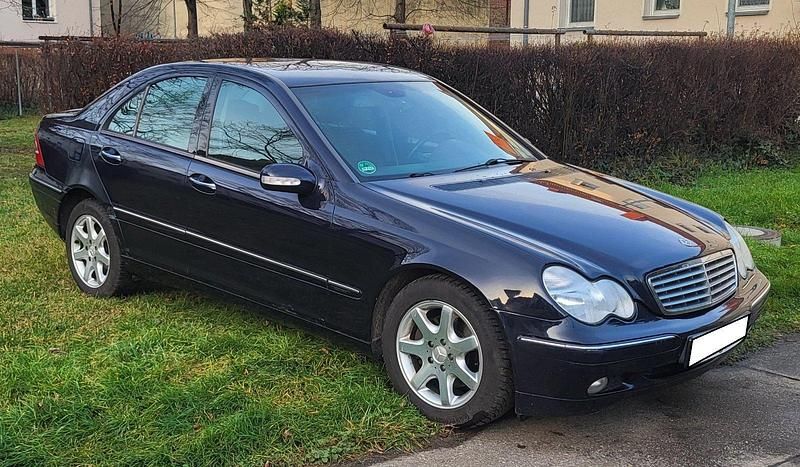 Blau Gebraucht 2001 Mercedes C240 Limousine | 1.000 € (Superpreis) - Bild 1/4