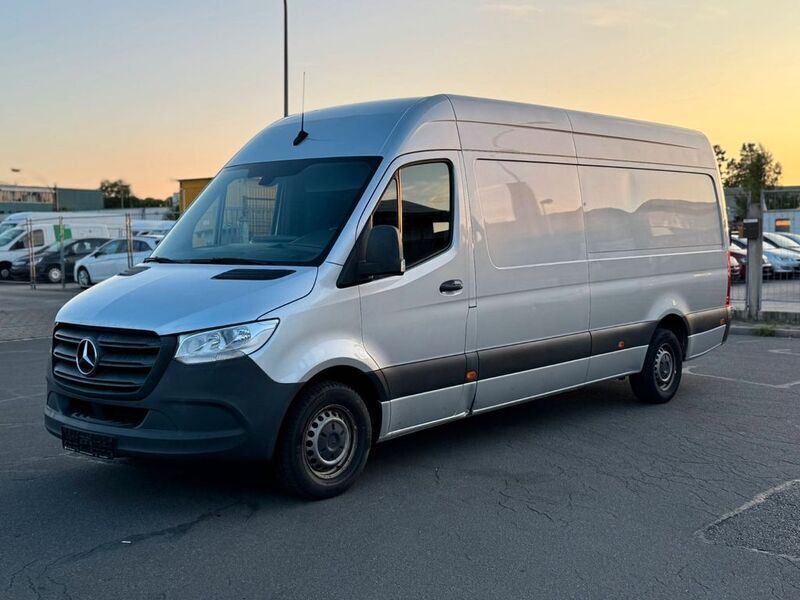 Silber Gebraucht 2019 Mercedes Sprinter Van | 17.990 € (Fairer Preis) - Bild 1/4