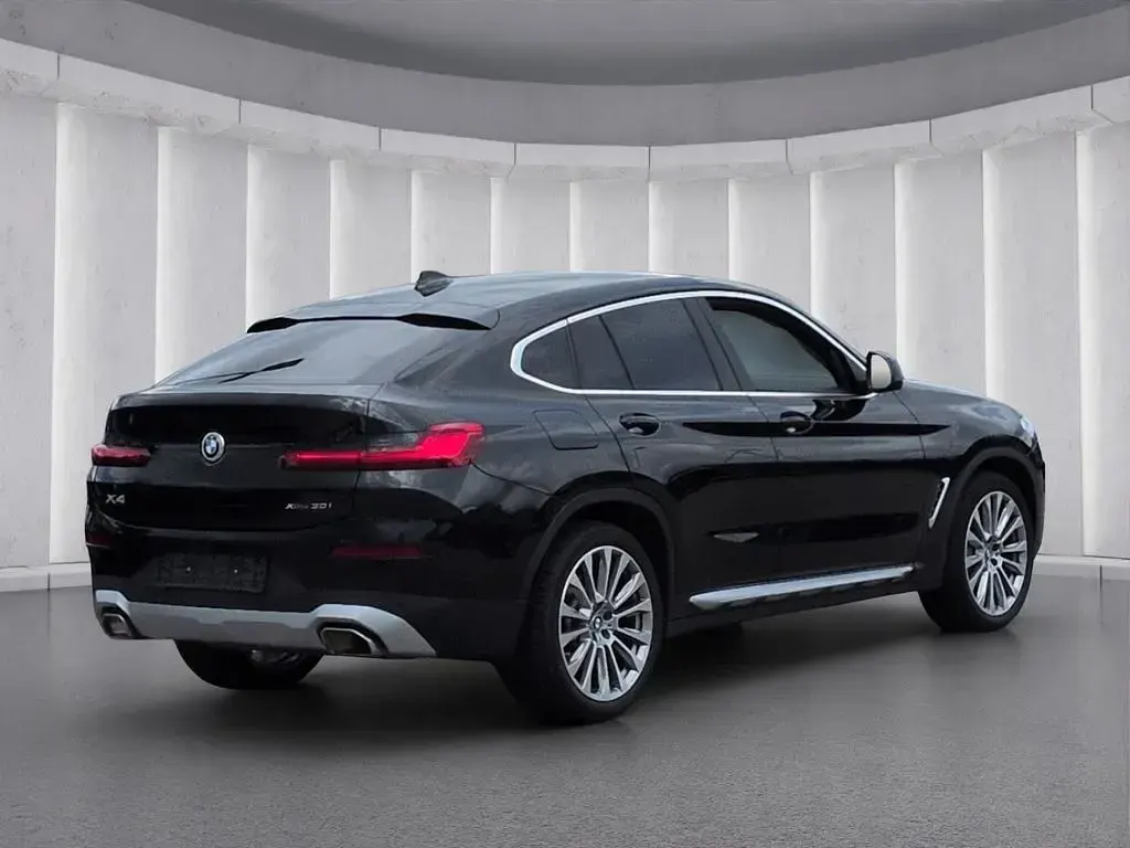 Gebraucht BMW X4 Performance 245 PS (180 kW) 2023 Black sapphire metallic SUV