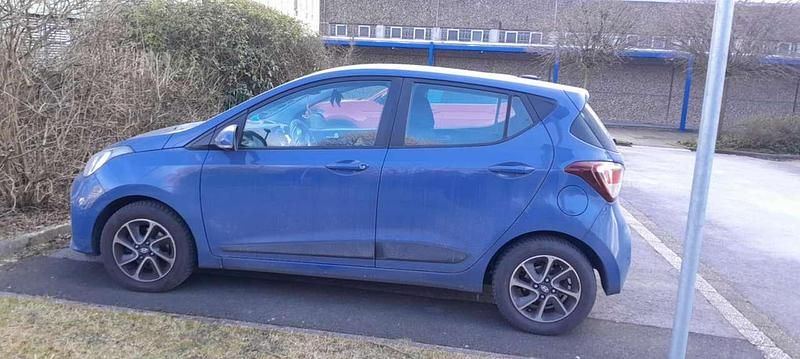 Gebraucht Hyundai i10 Style 87 PS (63 kW) 2017 Blau Kleinwagen