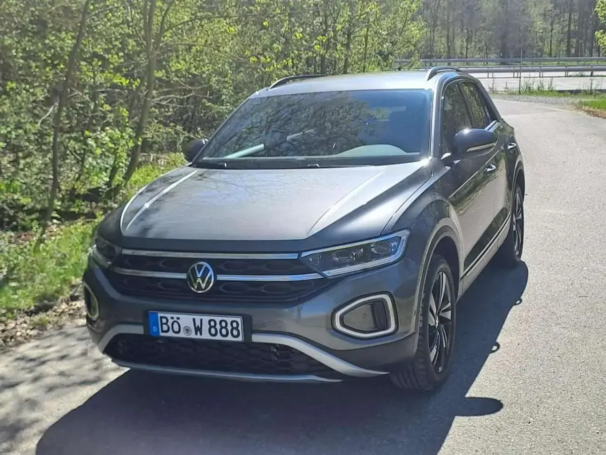 Gebraucht VW T-Roc Style 150 PS (110 kW) 2025 Grau SUV