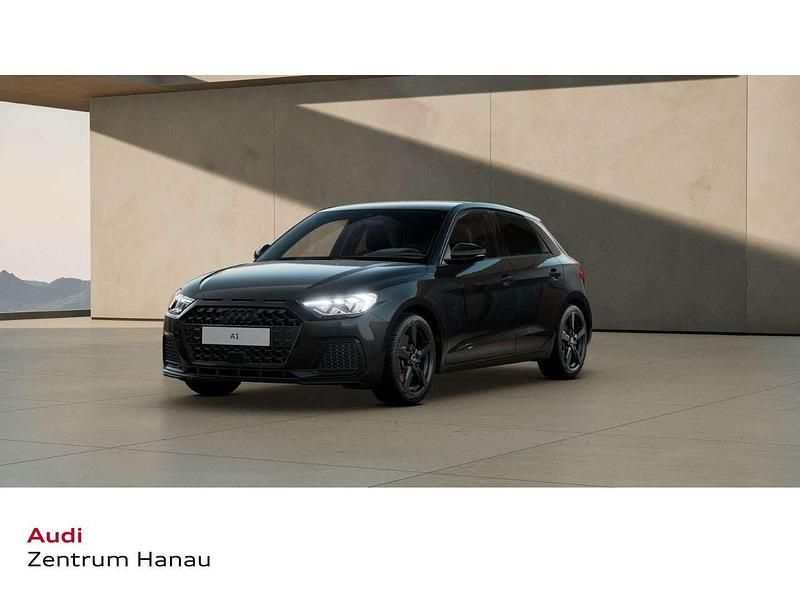 Mythosschwarz metallic Neu 2025 Audi A1 Advanced Plus Kleinwagen | 37.554 € - Bild 1/3