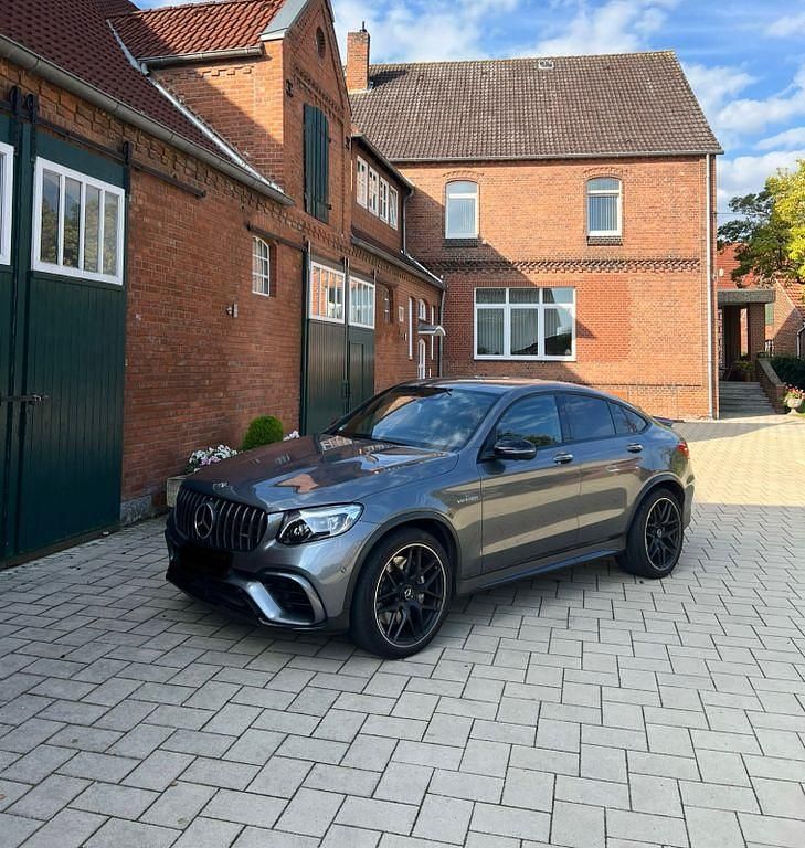 Grau Gebraucht 2018 Mercedes GLC63 AMG AMG Coupé | 51.000 € (Fairer Preis) - Bild 1/4