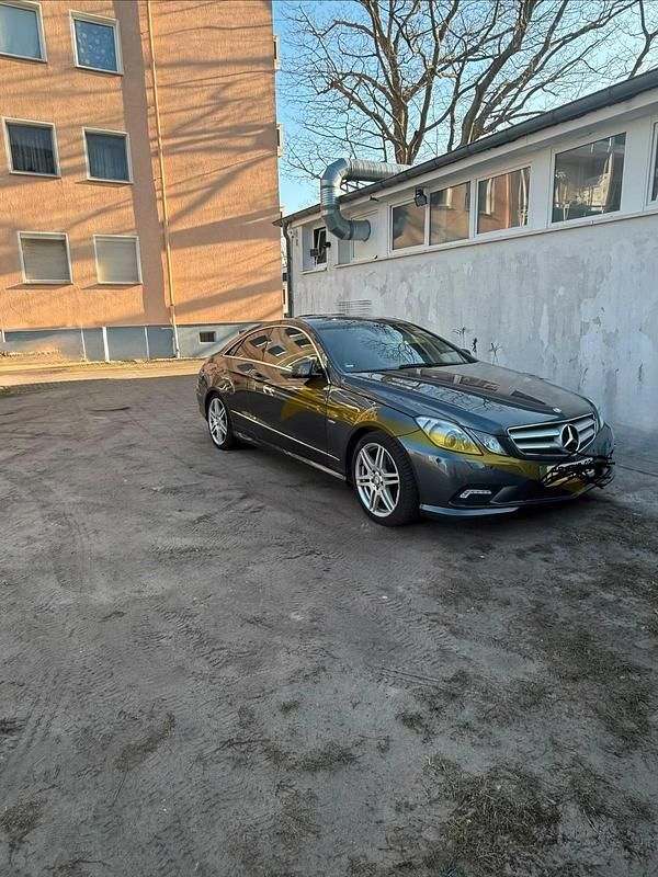 Gebraucht Mercedes E350 235 PS (172 kW) 2010 Grau Limousine