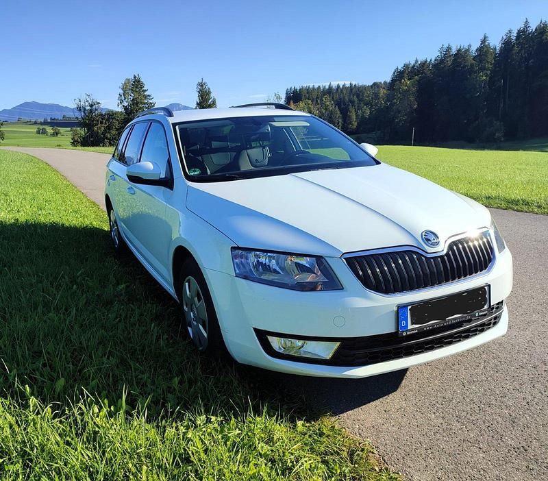 Weiß Gebraucht 2015 Skoda Octavia Kombi | 6.200 € (Guter Preis) - Bild 1/4