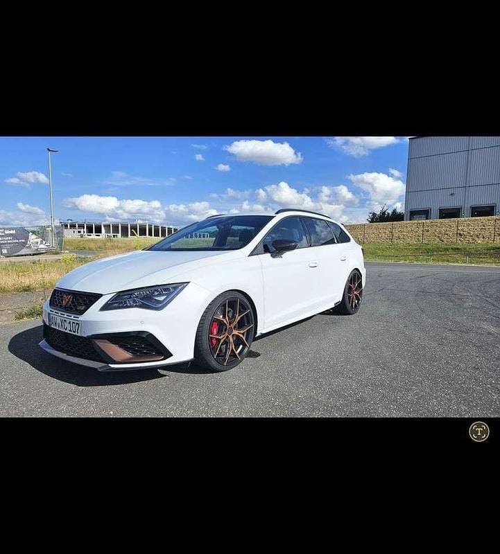 Weiß Gebraucht 2018 Cupra Leon Kombi | 21.900 € (Fairer Preis) - Bild 1/4