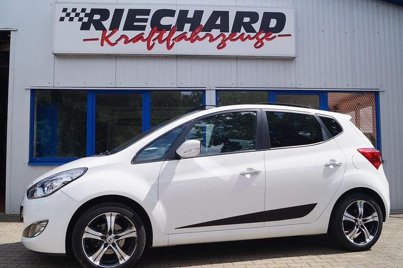 Weiß Gebraucht 2015 Hyundai ix20 Style Van / Kleinbus | 9.500 € (Fairer Preis) - Bild 1/4