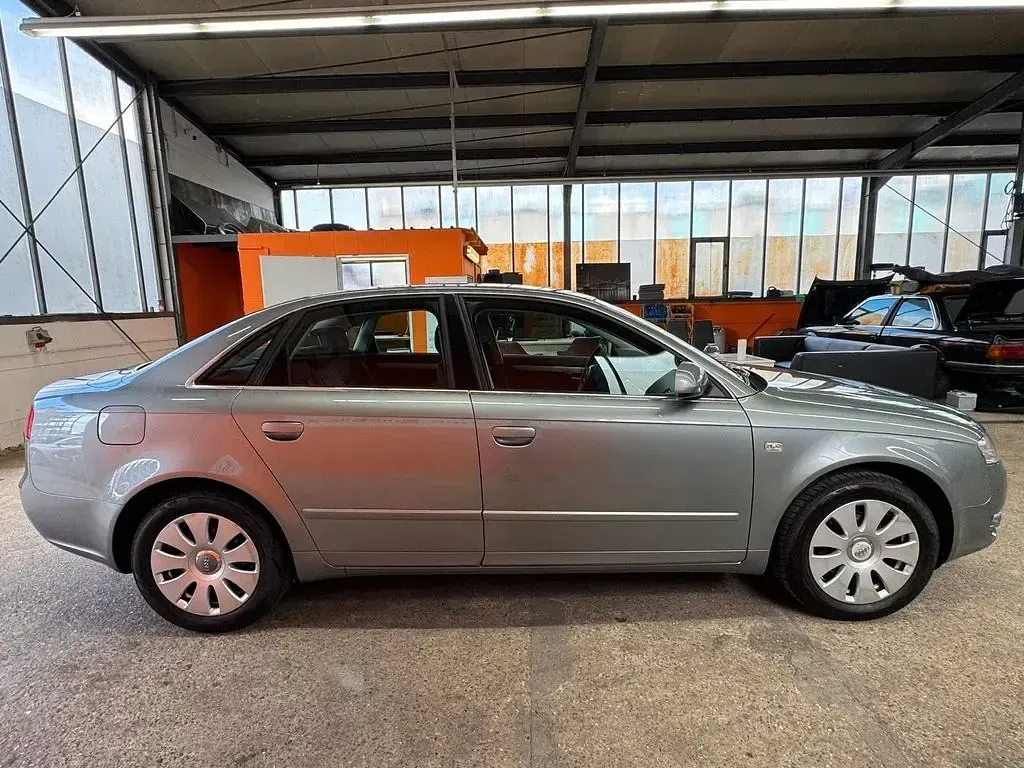 Gebraucht Audi A4 131 PS (96 kW) 2006 Grau Limousine