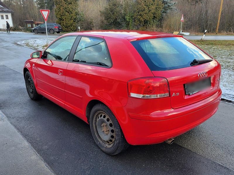 Gebraucht Audi A3 Attraction 102 PS (75 kW) 2007 Rot Kleinwagen