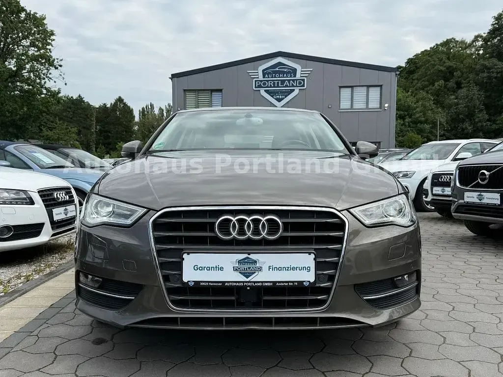 Gebraucht Audi A3 Ambiente 125 PS (91 kW) 2015 Grau Limousine