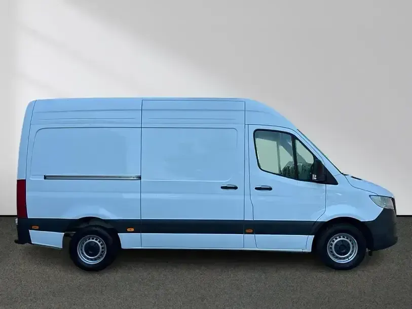 Gebraucht Mercedes Sprinter 170 PS (125 kW) 2025 Weiß Van