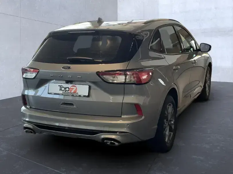 Gebraucht Ford Kuga ST-Line 120 PS (88 kW) 2024 Silber SUV